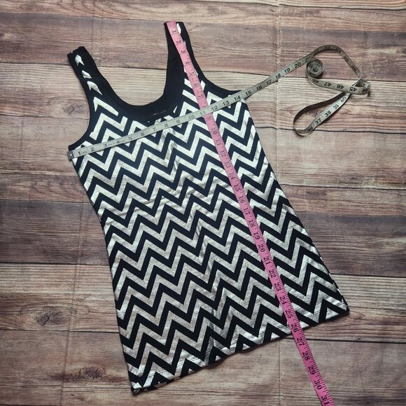 ⭐️ No Boundaries Y2K Metallic Black Silver Chevron Stripe Tank Top - Picture 5 of 9